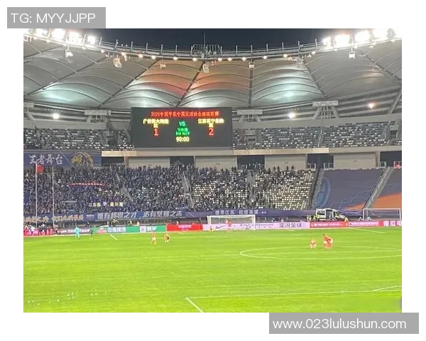 女王巡游与富勒姆的激烈对决展现足球魅力与团队精神的完美结合