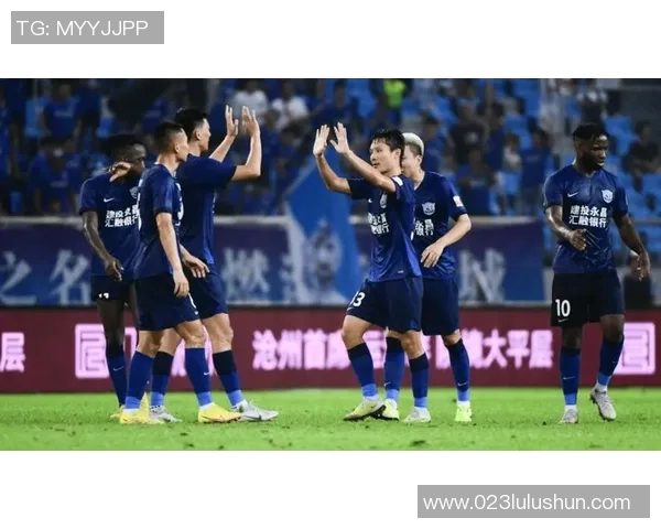 曼立联队迎战北岸水手力争主场胜利展现球队实力与斗志