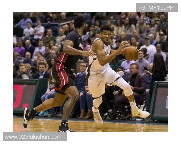 热火与雄鹿精彩空接瞬间回顾赛场上演扣人心弦的对决时刻