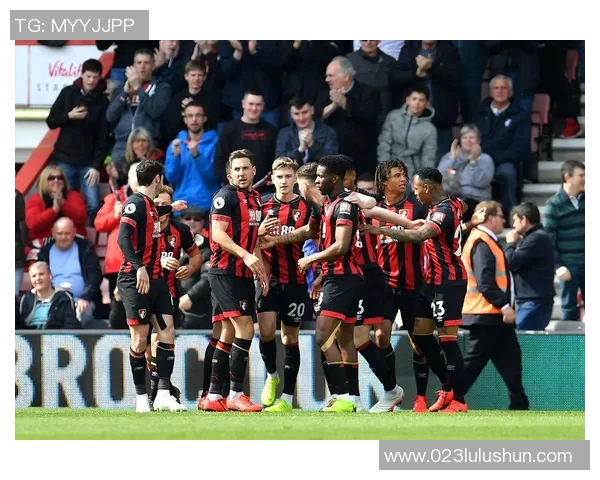 曼联主场迎战伯恩利争夺英超积分榜重要三分之战